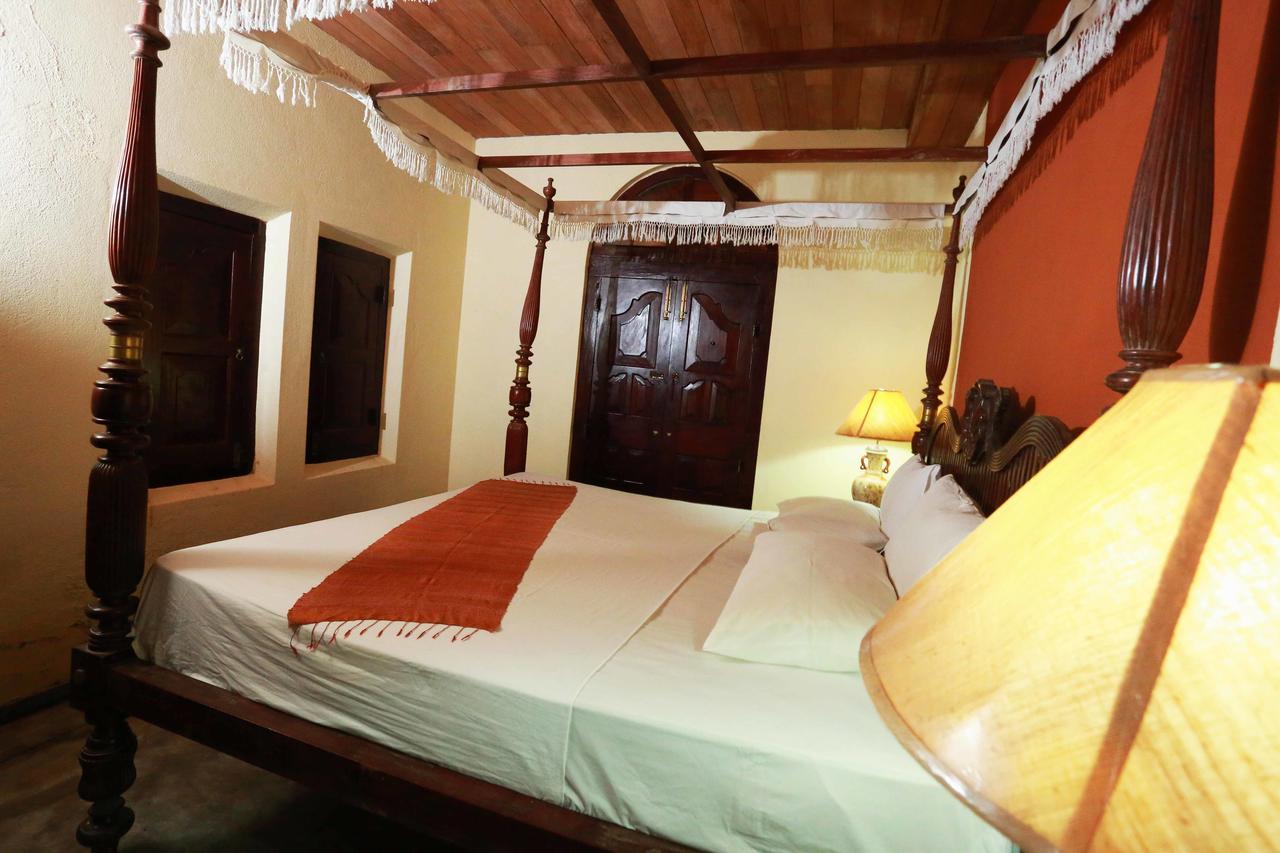 Villa Kusum Хикадува Екстериор снимка