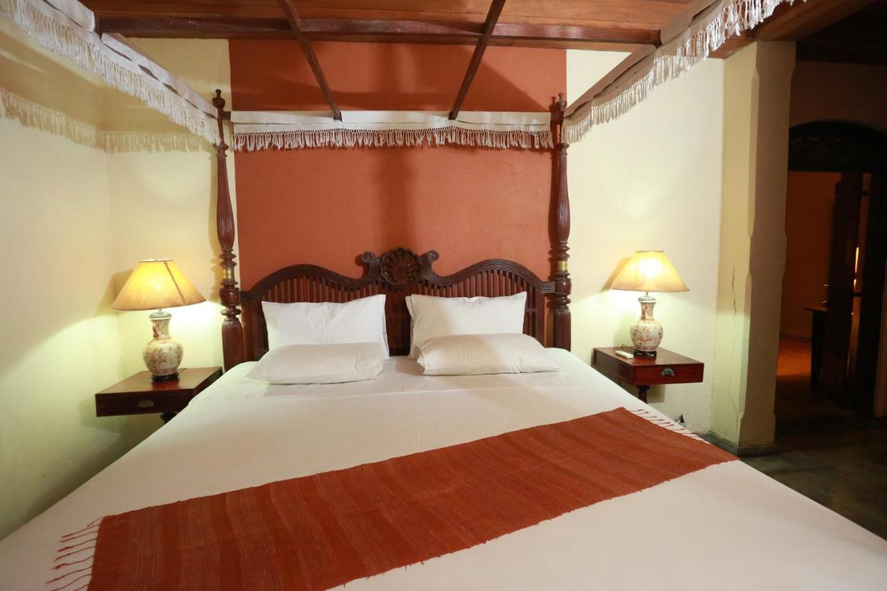 Villa Kusum Хикадува Екстериор снимка