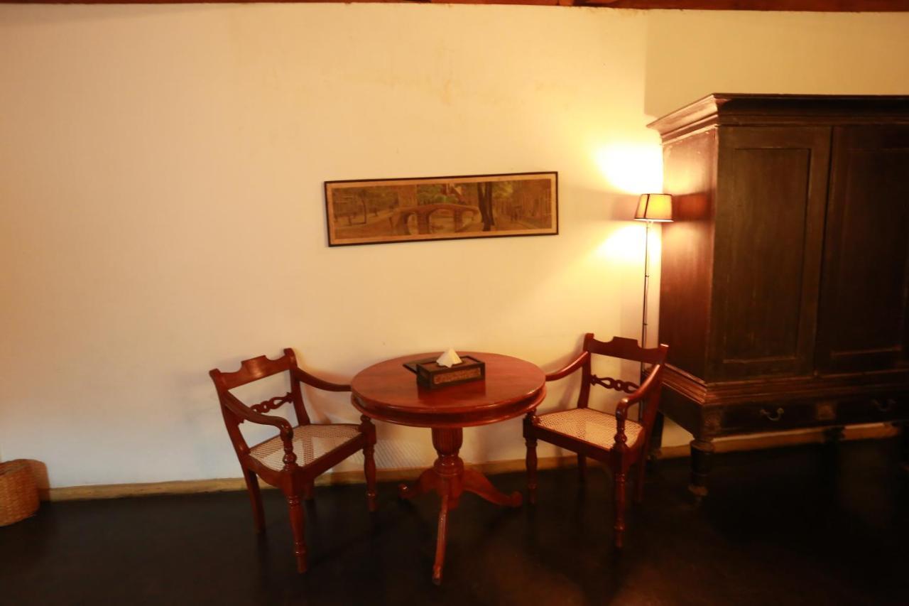 Villa Kusum Хикадува Екстериор снимка