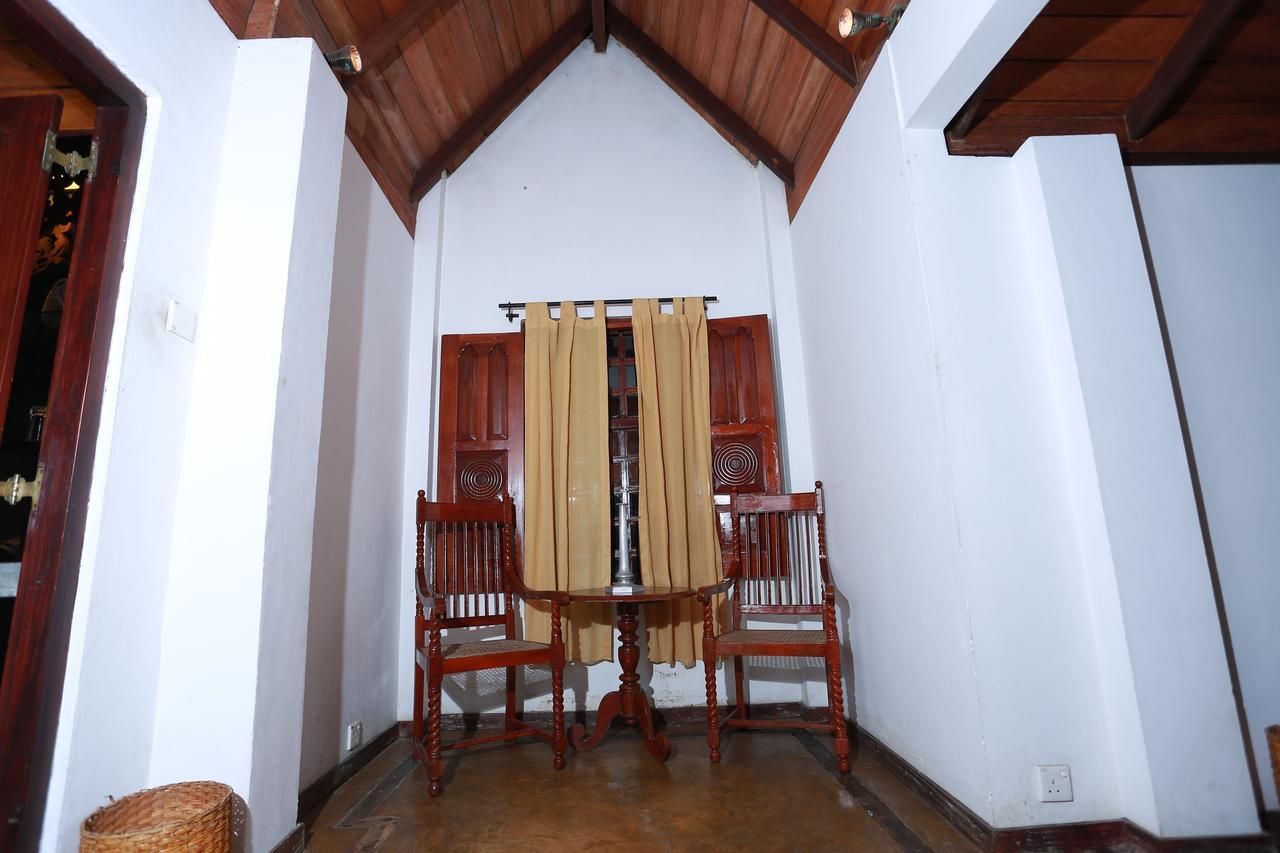 Villa Kusum Хикадува Екстериор снимка